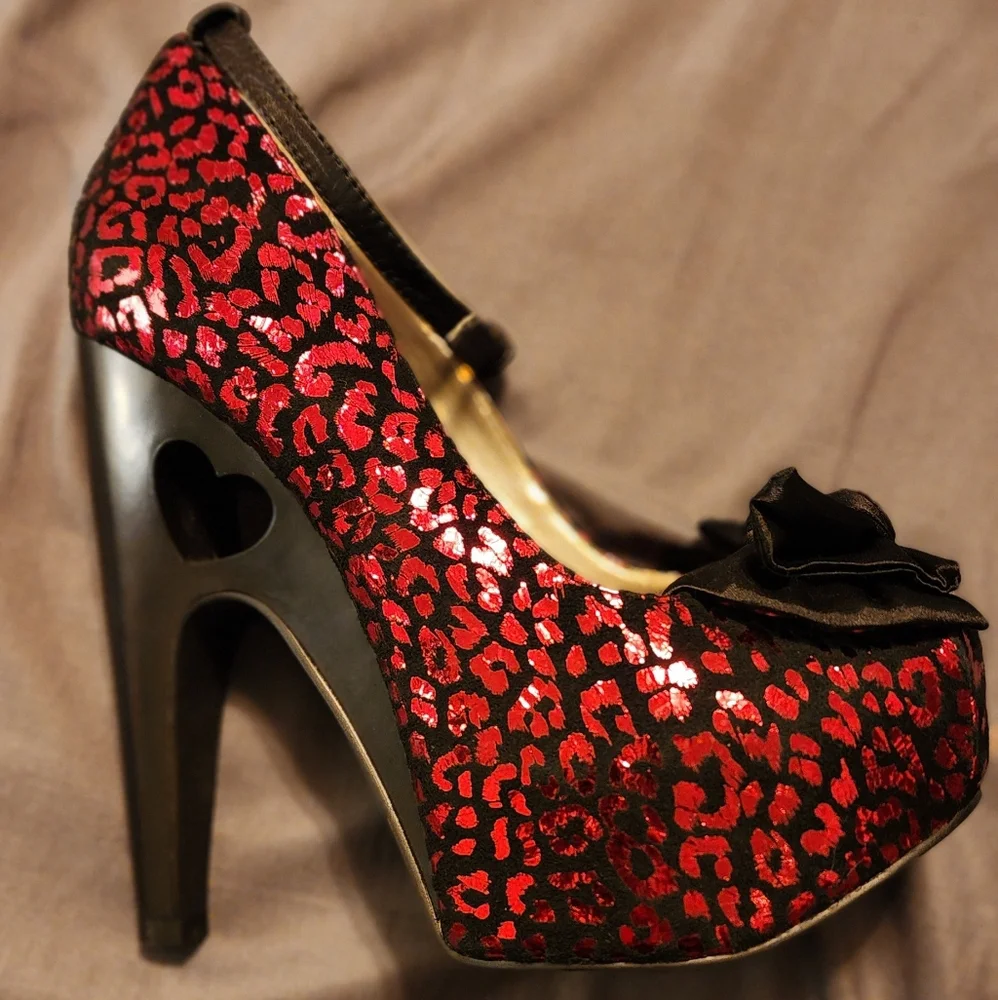 T.U.K | Shoes | Tuk Red Leopard Heart Cutout Platform Heel  display picture 1
